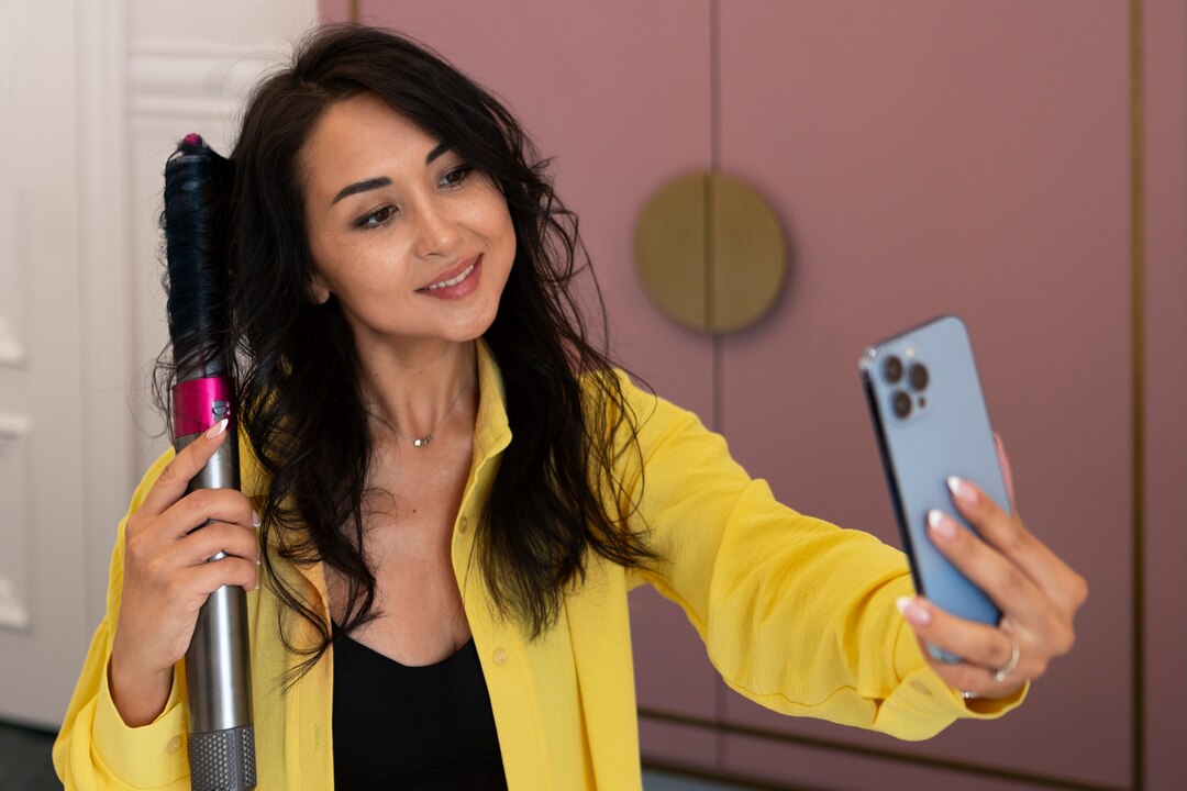 medium-shot-woman-talking-video-call_23-2150812792